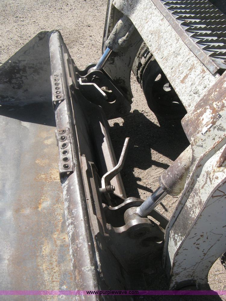 image for item H6444 2004 Takeuchi TL140 track skid steer