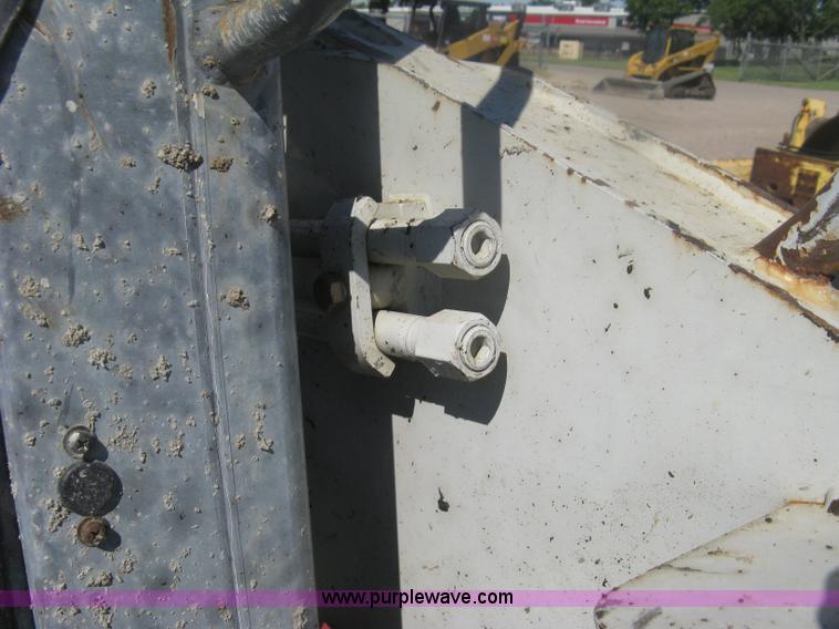 image for item H6444 2004 Takeuchi TL140 track skid steer