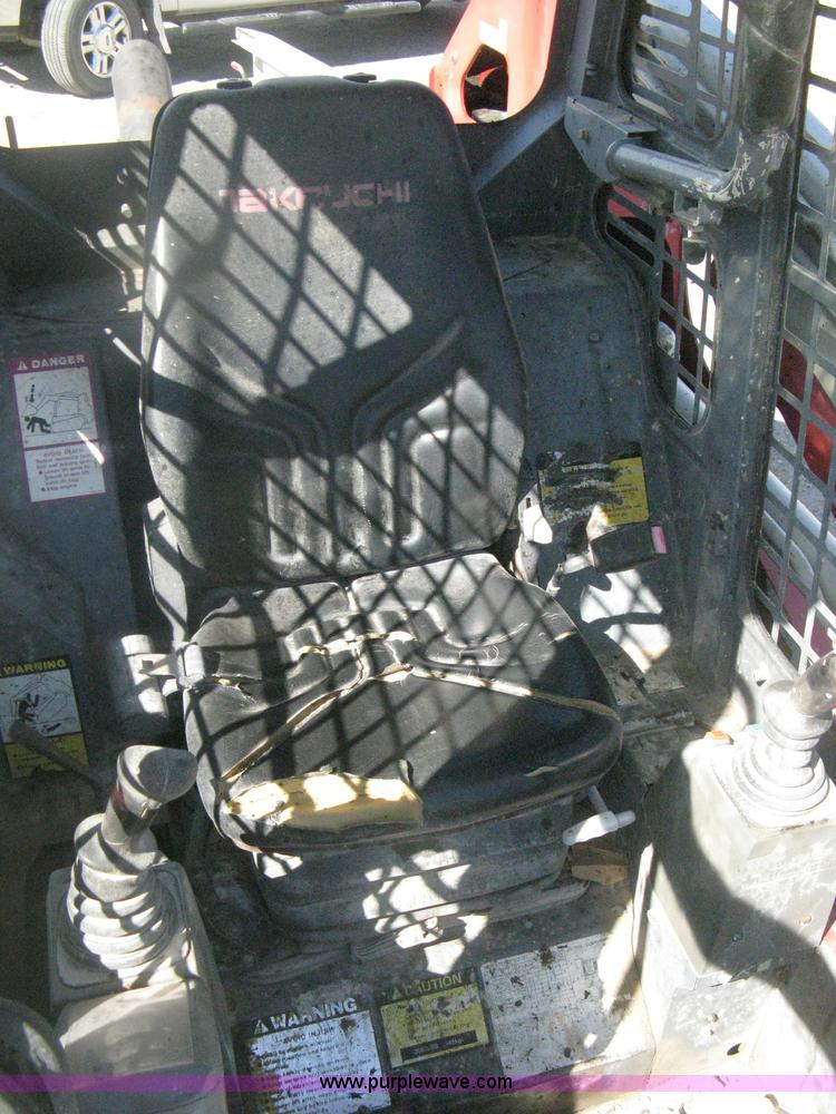 image for item H6444 2004 Takeuchi TL140 track skid steer
