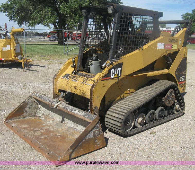 image for item H6446 2003 Caterpillar 257 track skid steer