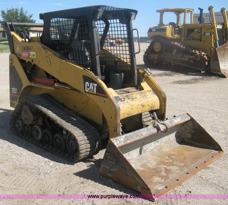image for item H6446 2003 Caterpillar 257 track skid steer