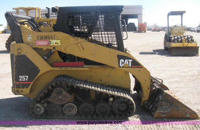 image for item H6446 2003 Caterpillar 257 track skid steer
