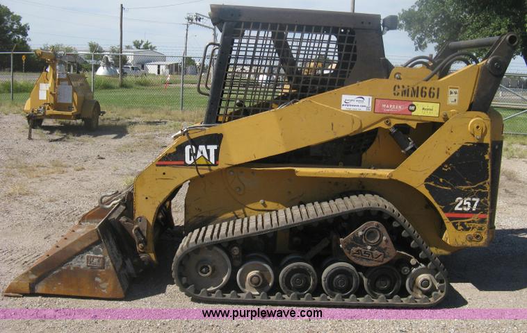 image for item H6446 2003 Caterpillar 257 track skid steer