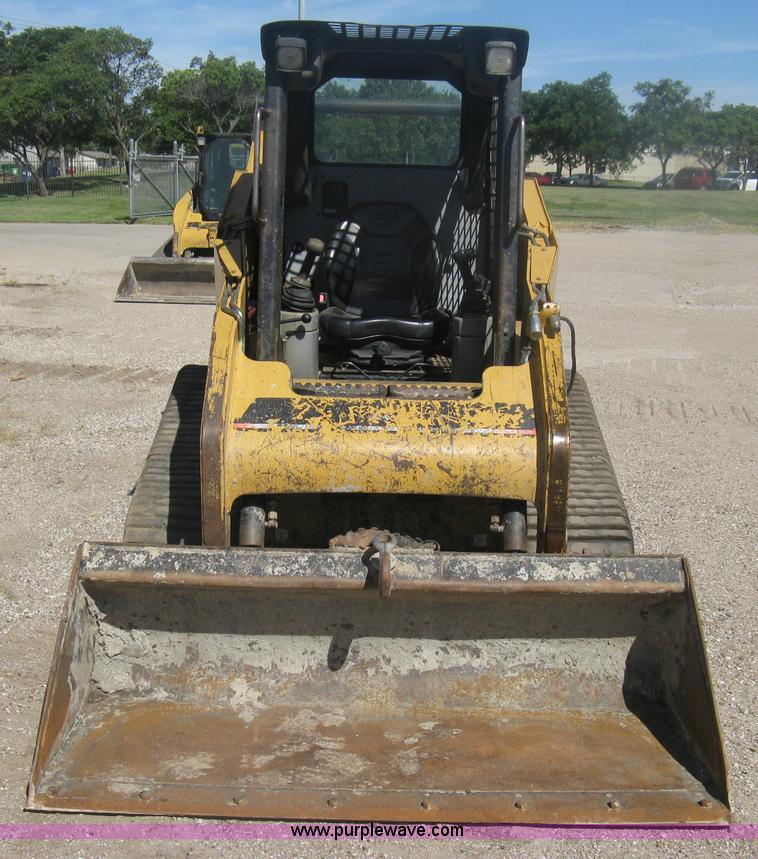 image for item H6446 2003 Caterpillar 257 track skid steer