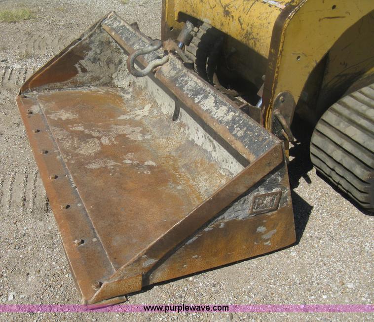 image for item H6446 2003 Caterpillar 257 track skid steer