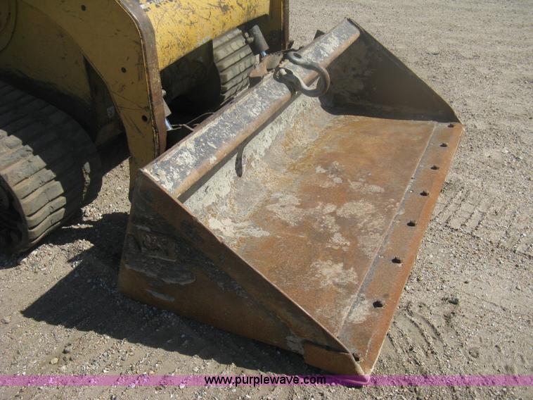 image for item H6446 2003 Caterpillar 257 track skid steer