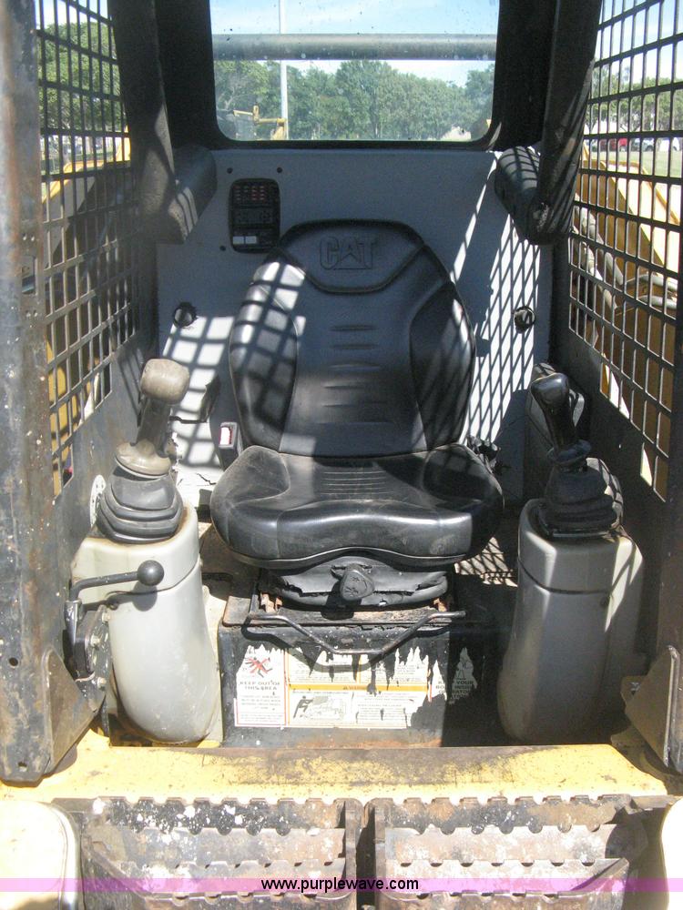 image for item H6446 2003 Caterpillar 257 track skid steer