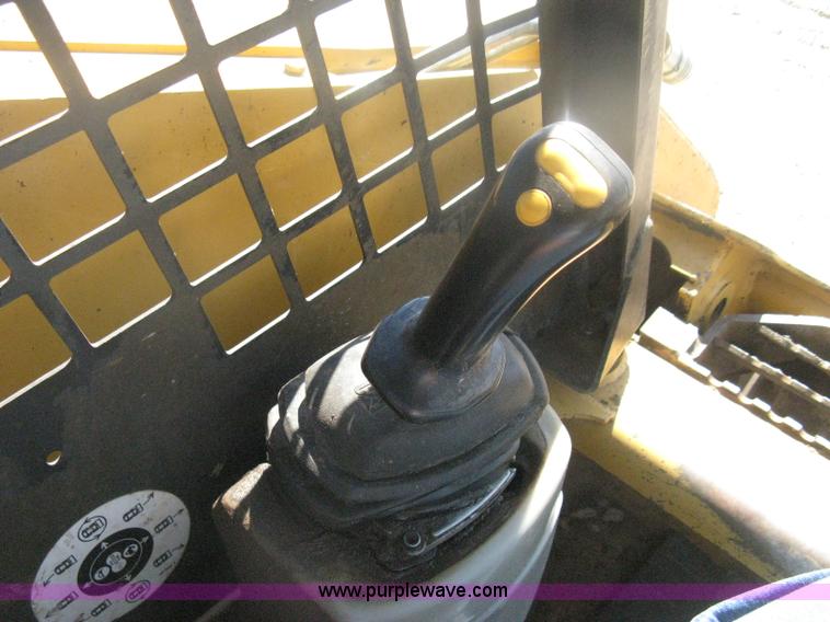 image for item H6446 2003 Caterpillar 257 track skid steer