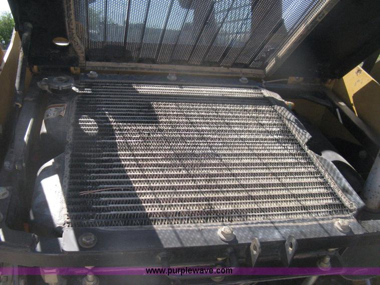 image for item H6446 2003 Caterpillar 257 track skid steer