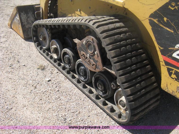 image for item H6446 2003 Caterpillar 257 track skid steer