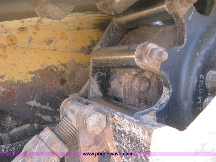 image for item H6446 2003 Caterpillar 257 track skid steer