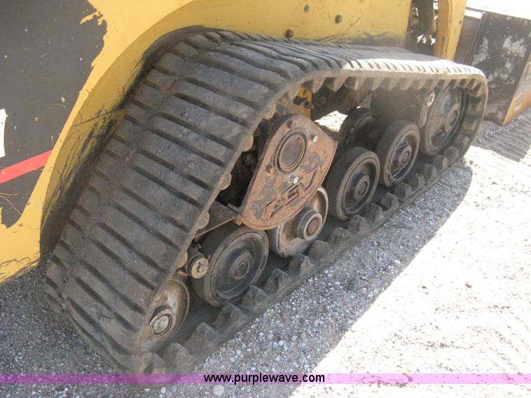 image for item H6446 2003 Caterpillar 257 track skid steer