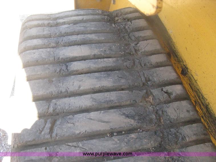 image for item H6446 2003 Caterpillar 257 track skid steer