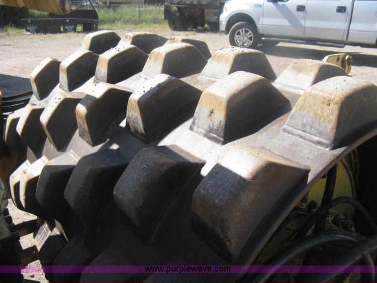 image for item H6448 1992 Bomag BW142 vibratory padfoot roller