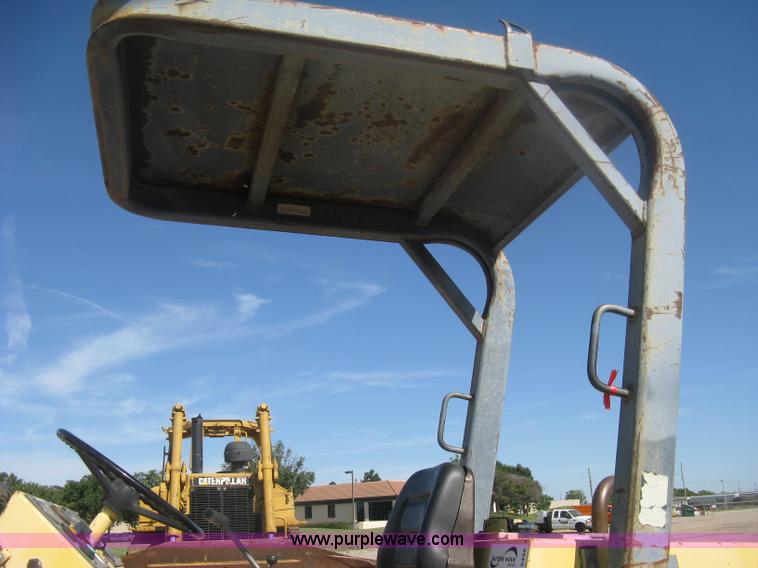 image for item H6448 1992 Bomag BW142 vibratory padfoot roller