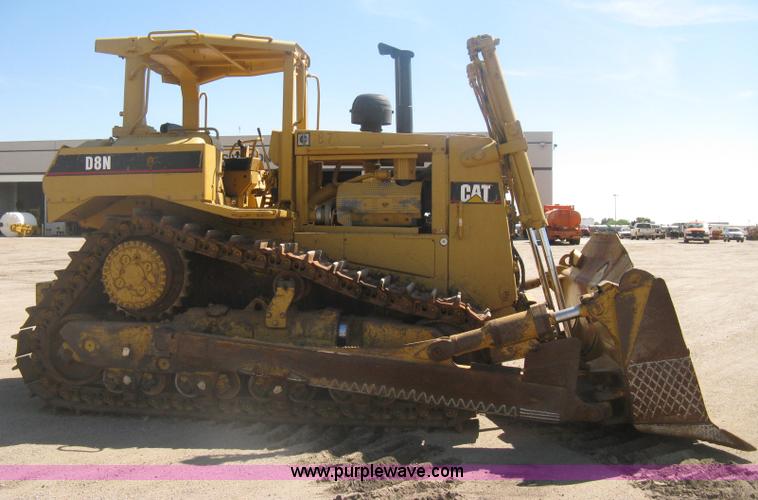 image for item H6450 1988 Caterpillar D8N dozer