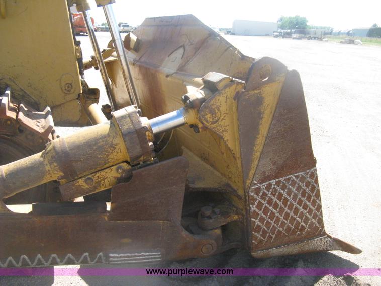 image for item H6450 1988 Caterpillar D8N dozer