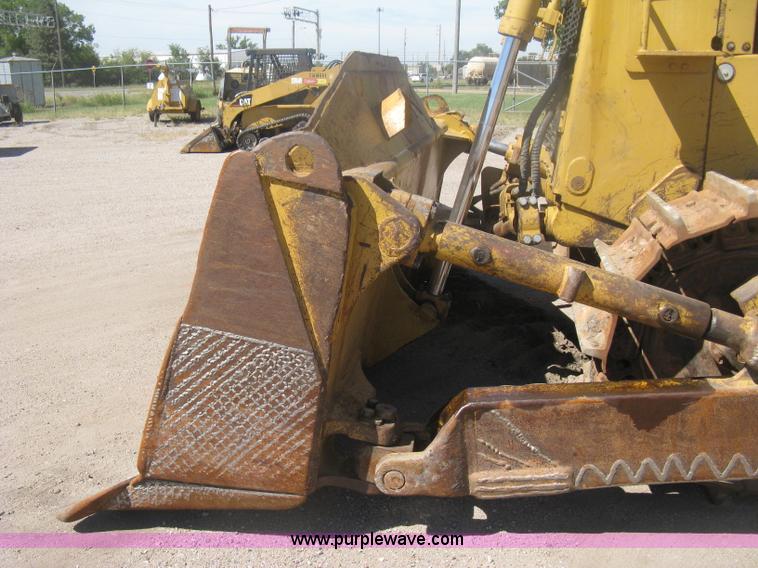 image for item H6450 1988 Caterpillar D8N dozer