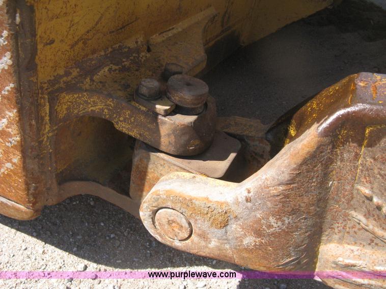 image for item H6450 1988 Caterpillar D8N dozer