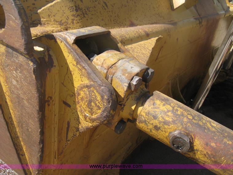 image for item H6450 1988 Caterpillar D8N dozer