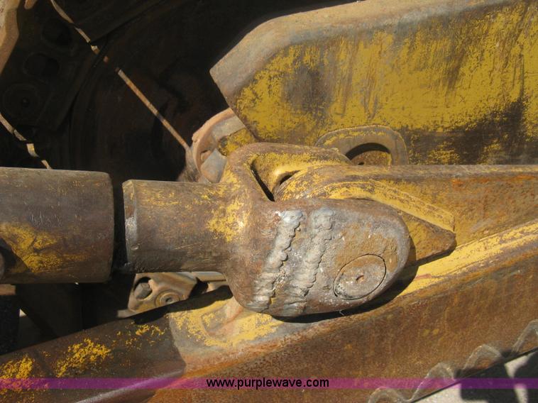 image for item H6450 1988 Caterpillar D8N dozer