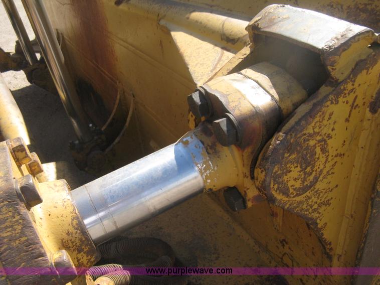 image for item H6450 1988 Caterpillar D8N dozer