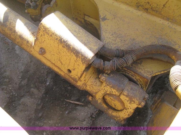 image for item H6450 1988 Caterpillar D8N dozer