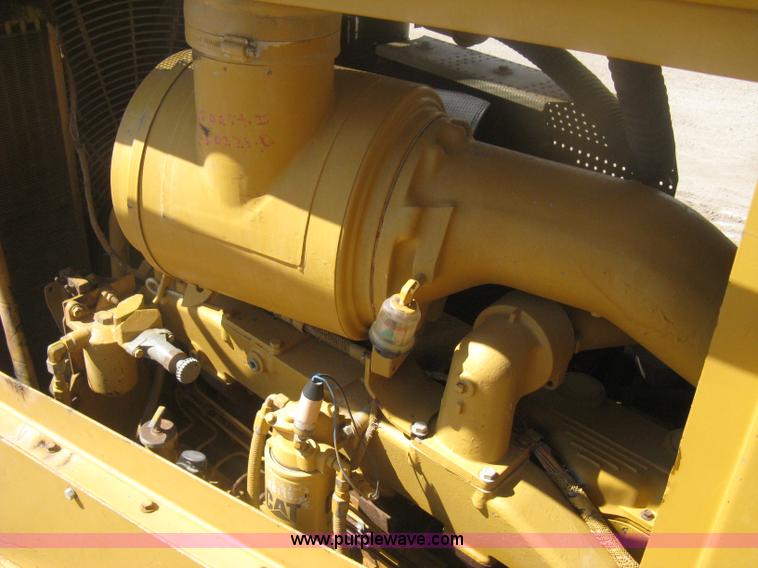 image for item H6450 1988 Caterpillar D8N dozer