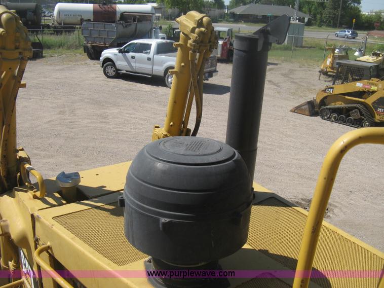 image for item H6450 1988 Caterpillar D8N dozer