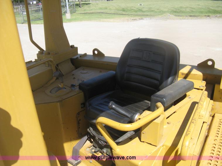 image for item H6450 1988 Caterpillar D8N dozer