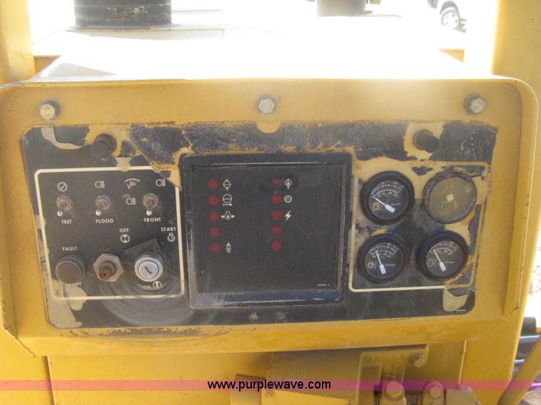 image for item H6450 1988 Caterpillar D8N dozer
