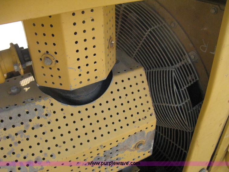 image for item H6450 1988 Caterpillar D8N dozer