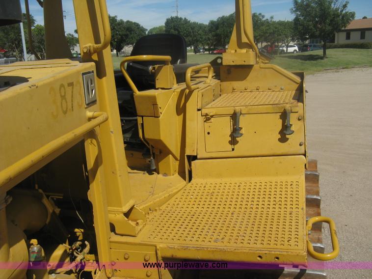 image for item H6450 1988 Caterpillar D8N dozer