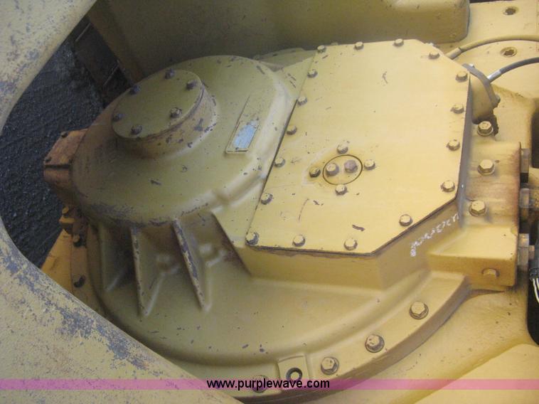 image for item H6450 1988 Caterpillar D8N dozer