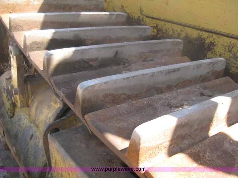 image for item H6450 1988 Caterpillar D8N dozer