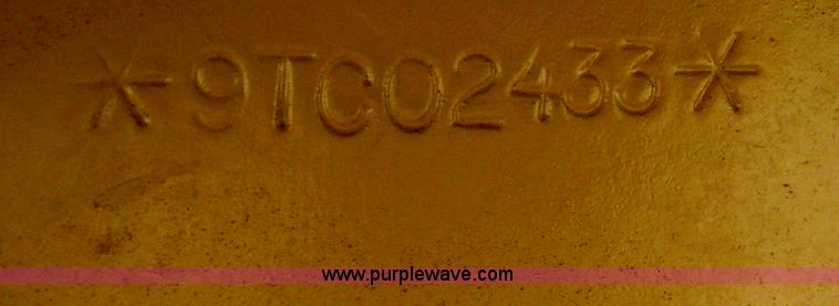 image for item H6450 1988 Caterpillar D8N dozer