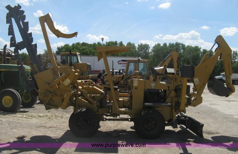 image for item H6452 Vermeer M455 trencher