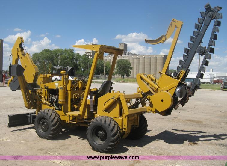 image for item H6452 Vermeer M455 trencher