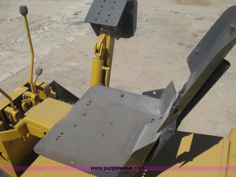 image for item H6452 Vermeer M455 trencher