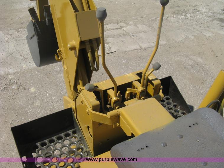 image for item H6452 Vermeer M455 trencher