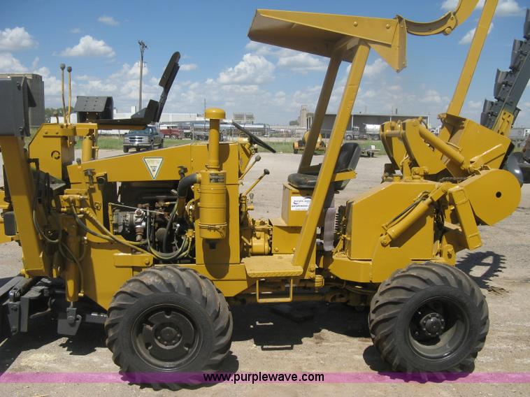 image for item H6452 Vermeer M455 trencher