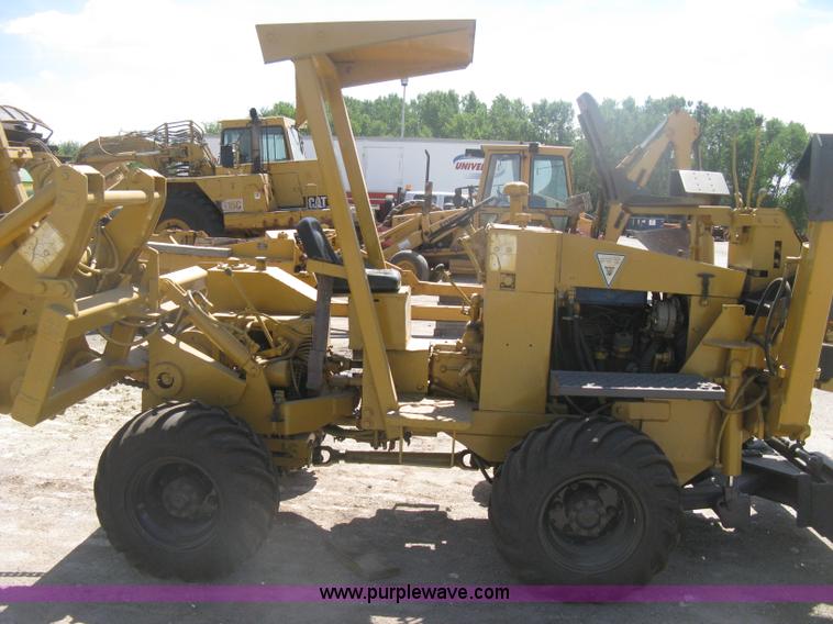 image for item H6452 Vermeer M455 trencher