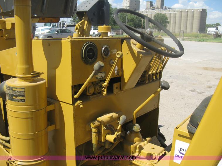 image for item H6452 Vermeer M455 trencher
