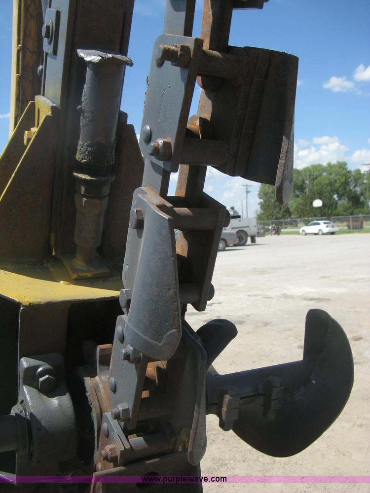 image for item H6452 Vermeer M455 trencher