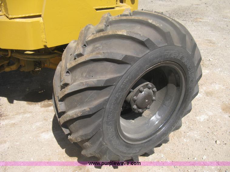 image for item H6452 Vermeer M455 trencher