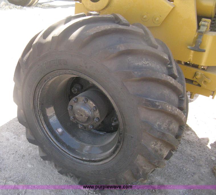 image for item H6452 Vermeer M455 trencher