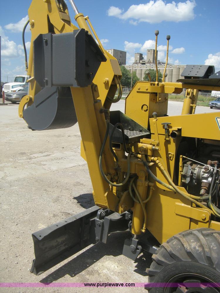 image for item H6452 Vermeer M455 trencher