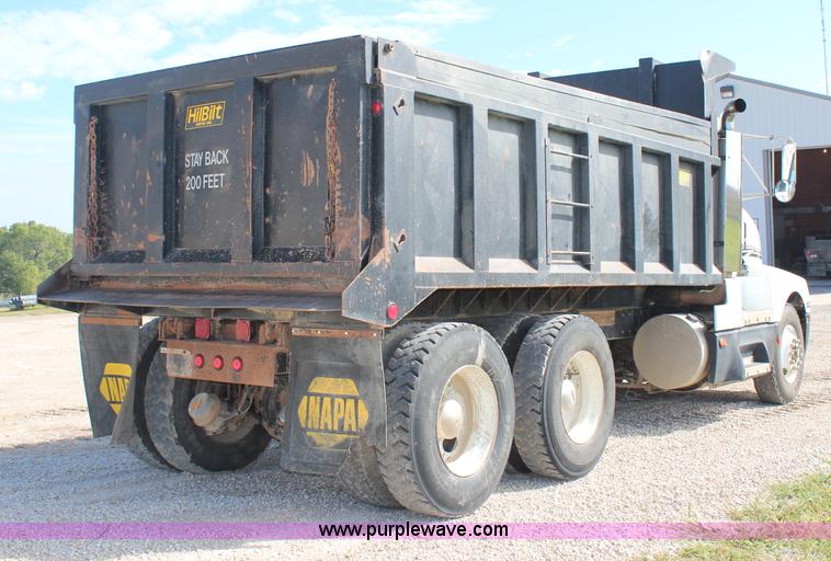 image for item H6831 1987 Kenworth T600A dump truck