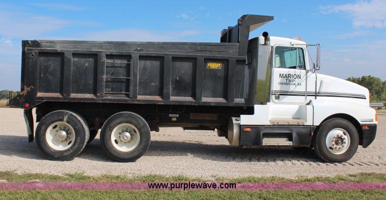 image for item H6831 1987 Kenworth T600A dump truck