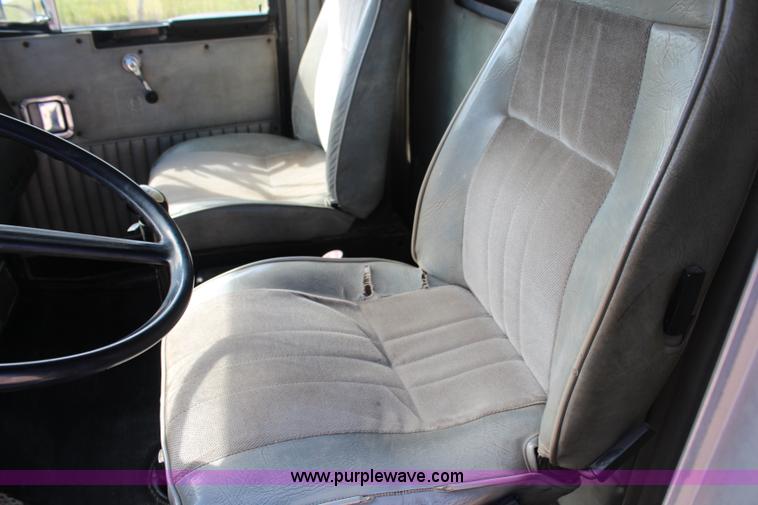 image for item H6831 1987 Kenworth T600A dump truck